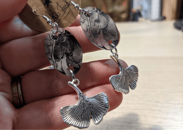 Tapir, boucles d'oreilles avec breloque Gingko