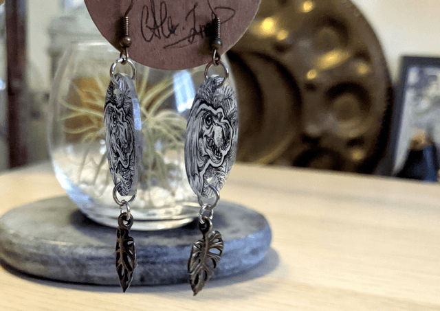 Pré-commande _ Boucles d'Oreilles T-rex, dessinées à la main