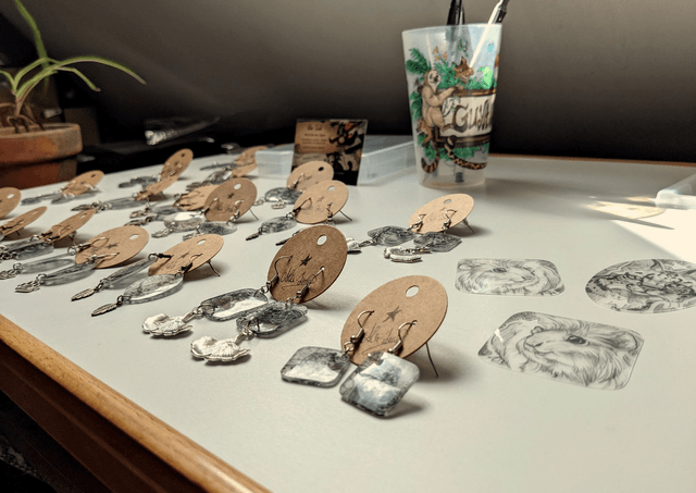 Pré-commande _ Boucles d'oreilles,  sur mesure, uniques, dessinées à la main