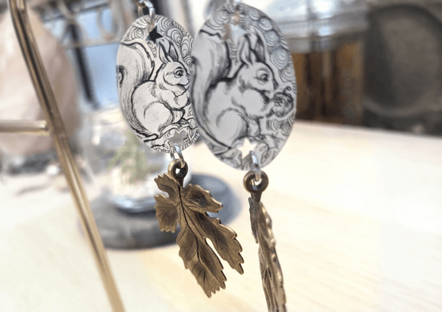 Boucles d'oreilles, grand format, avec grande breloque, feuilles d'érable