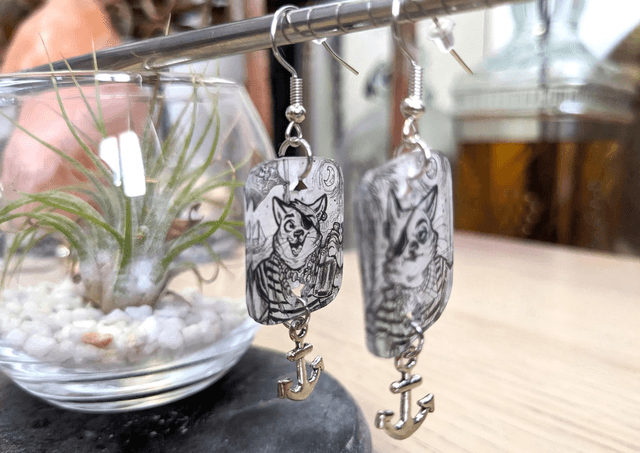 Chats-Pirates, boucles d'oreilles, format moyen, avec breloque