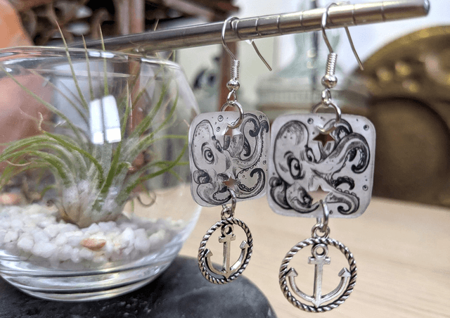 Pré-commande _ Poulpes, boucles d'oreilles, format moyen, avec breloque