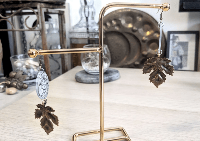 Boucles d'oreilles, grand format, avec grande breloque, feuilles d'érable