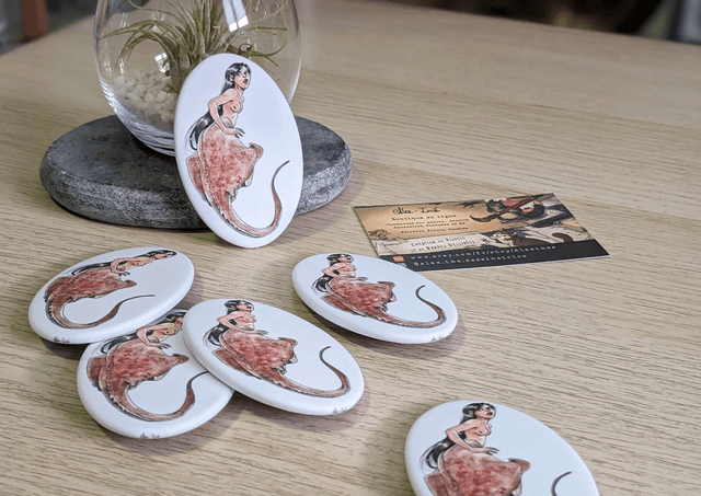 Sirène Raie, Broche Soft Touch ovale