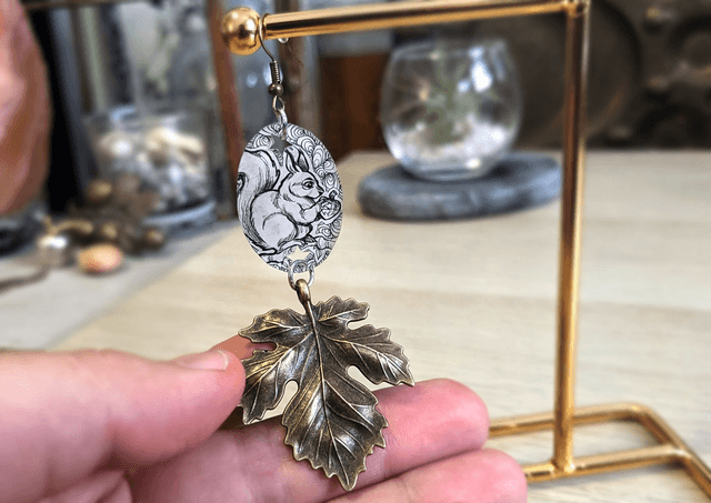 Boucles d'oreilles, grand format, avec grande breloque, feuilles d'érable